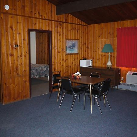 Pembina River Inn Entwistle 외부 사진