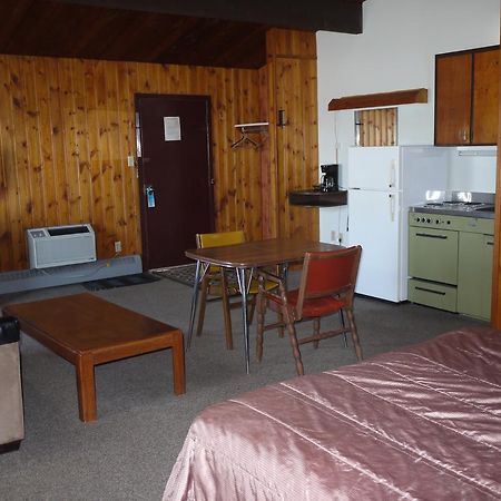 Pembina River Inn Entwistle 외부 사진