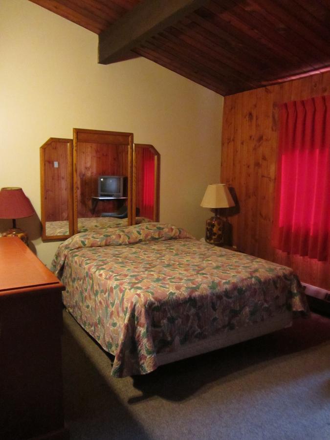Pembina River Inn Entwistle 외부 사진