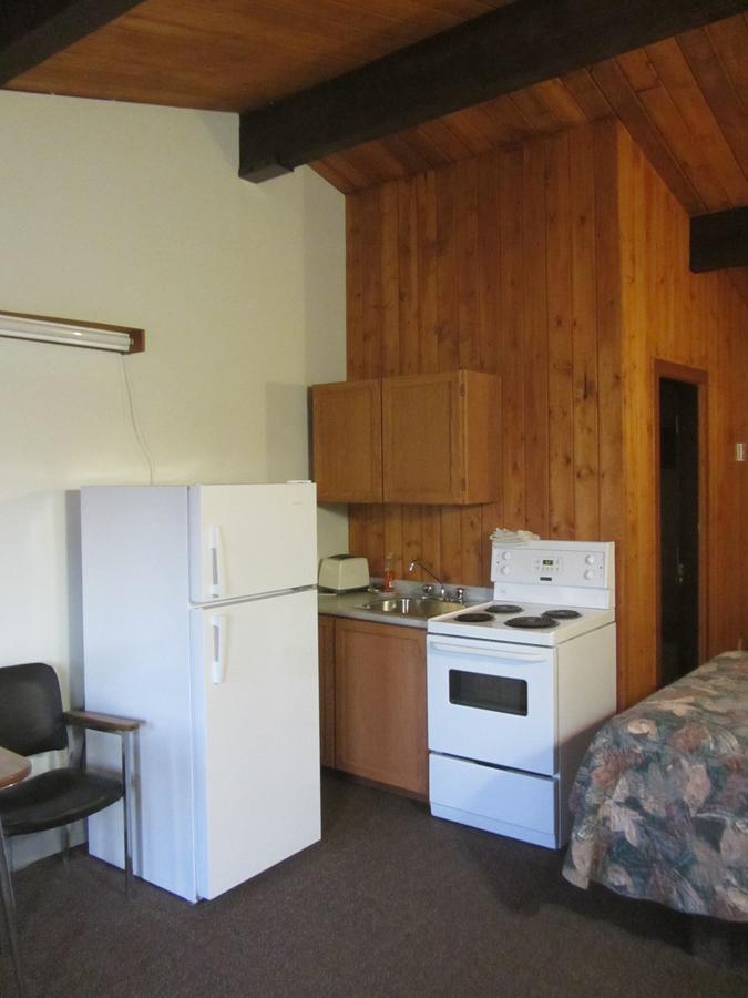 Pembina River Inn Entwistle 외부 사진