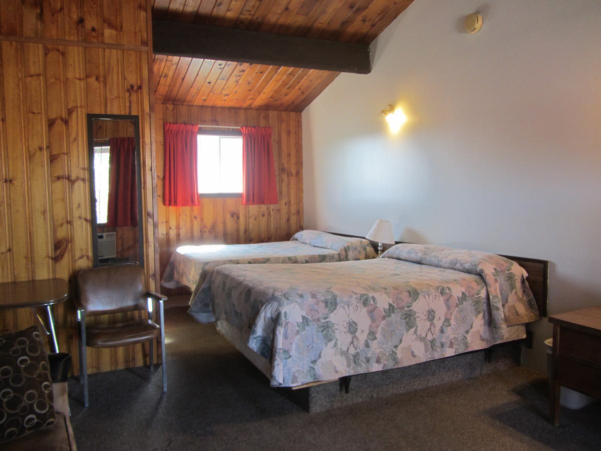 Pembina River Inn Entwistle 외부 사진
