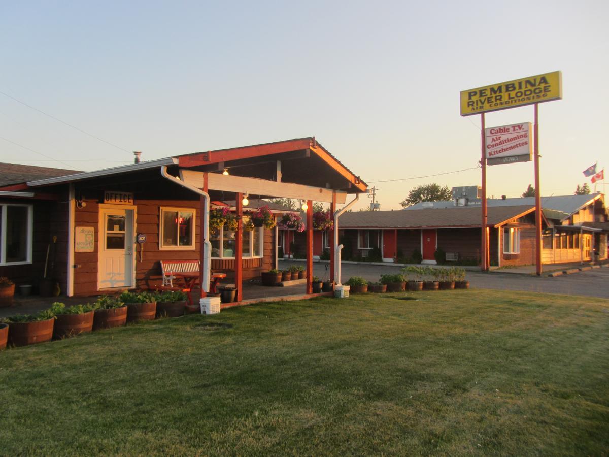 Pembina River Inn Entwistle 외부 사진