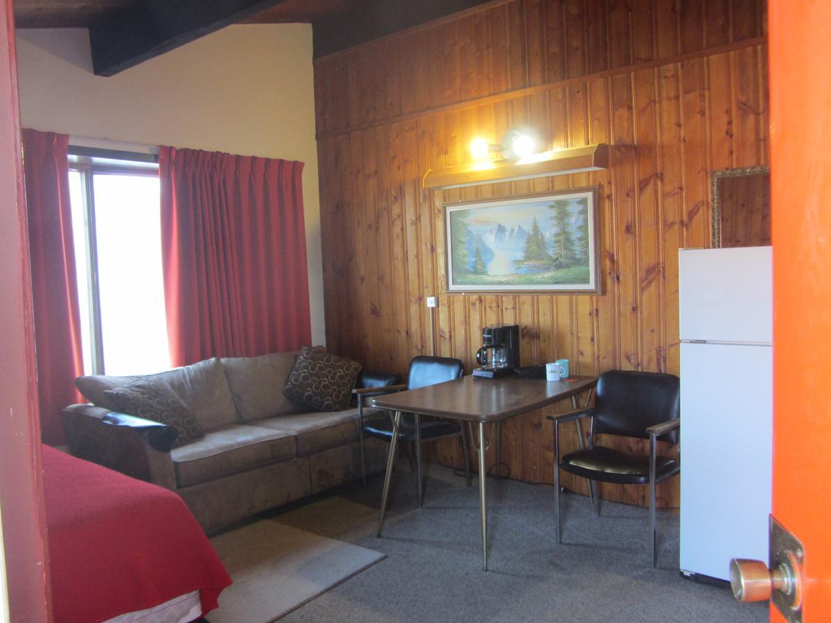 Pembina River Inn Entwistle 외부 사진
