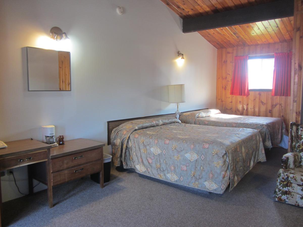 Pembina River Inn Entwistle 외부 사진