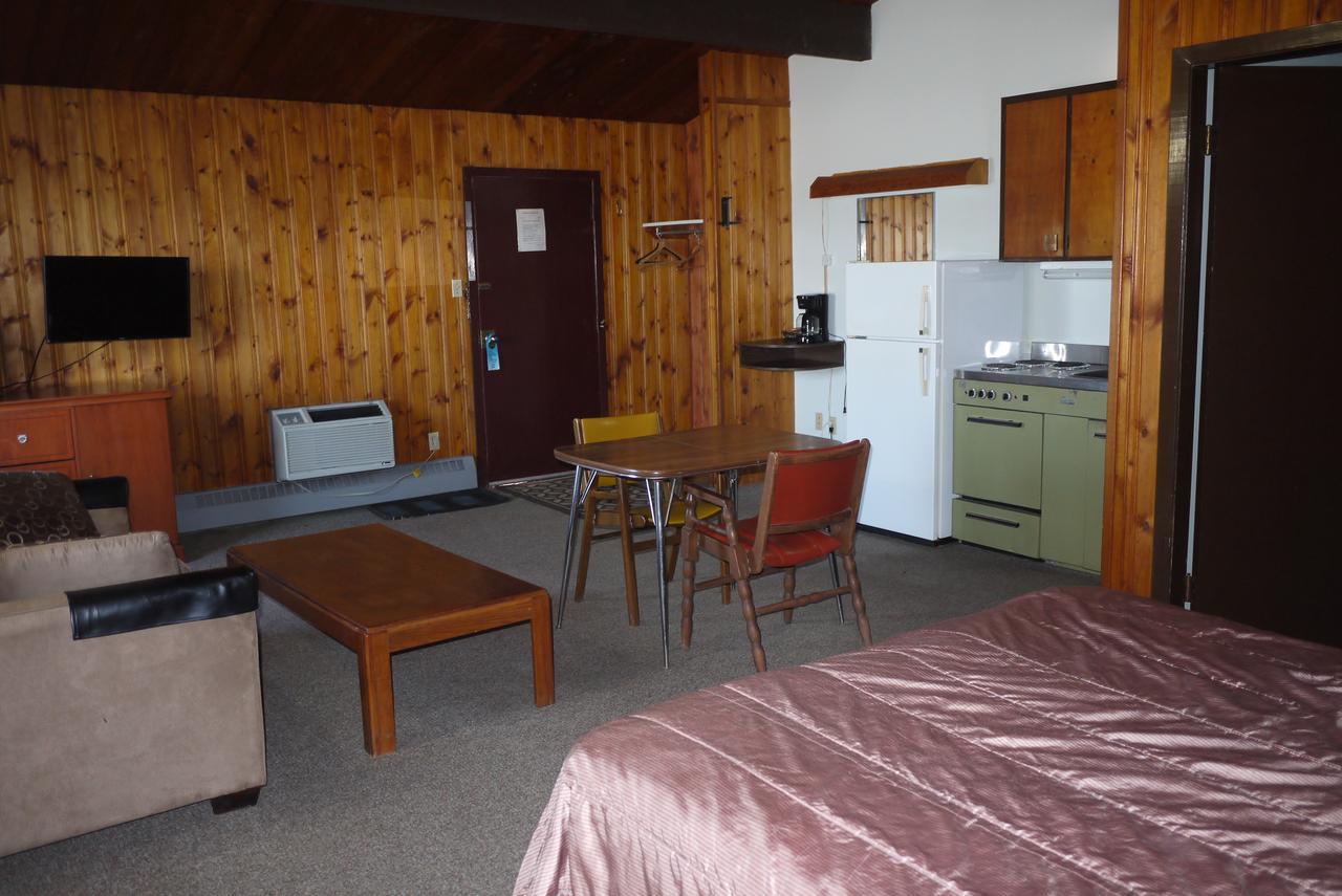 Pembina River Inn Entwistle 외부 사진