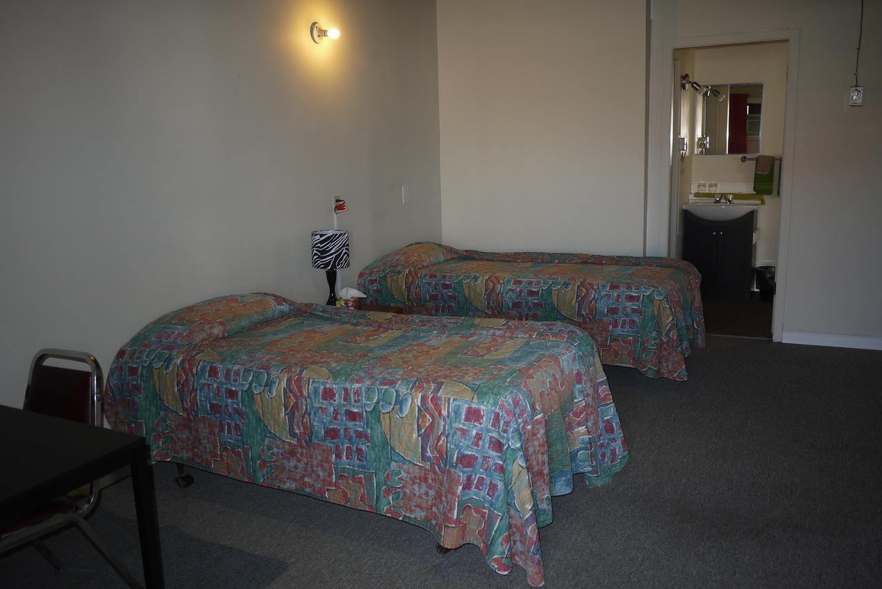 Pembina River Inn Entwistle 외부 사진