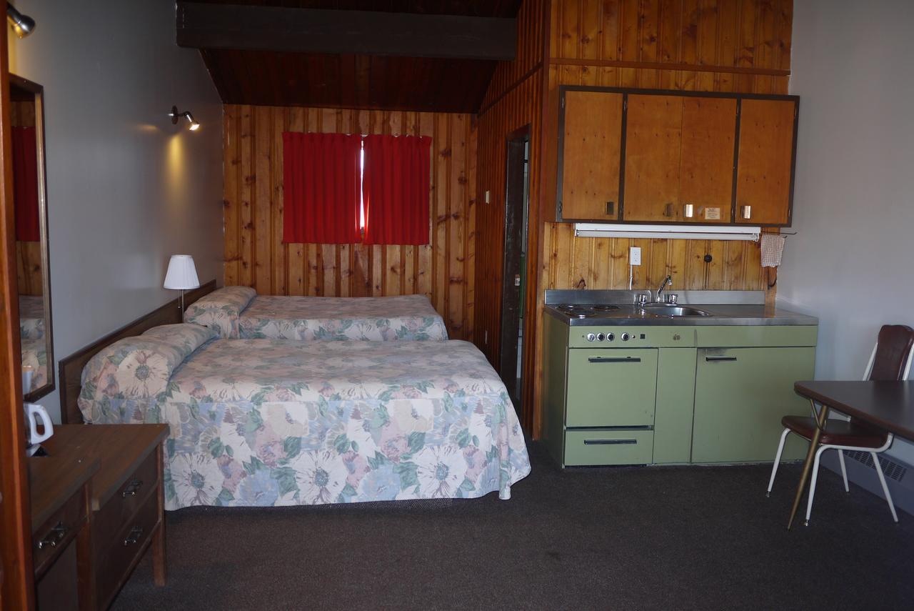 Pembina River Inn Entwistle 외부 사진