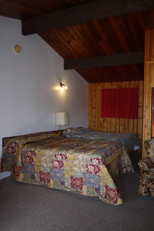 Pembina River Inn Entwistle 외부 사진