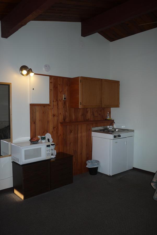 Pembina River Inn Entwistle 외부 사진
